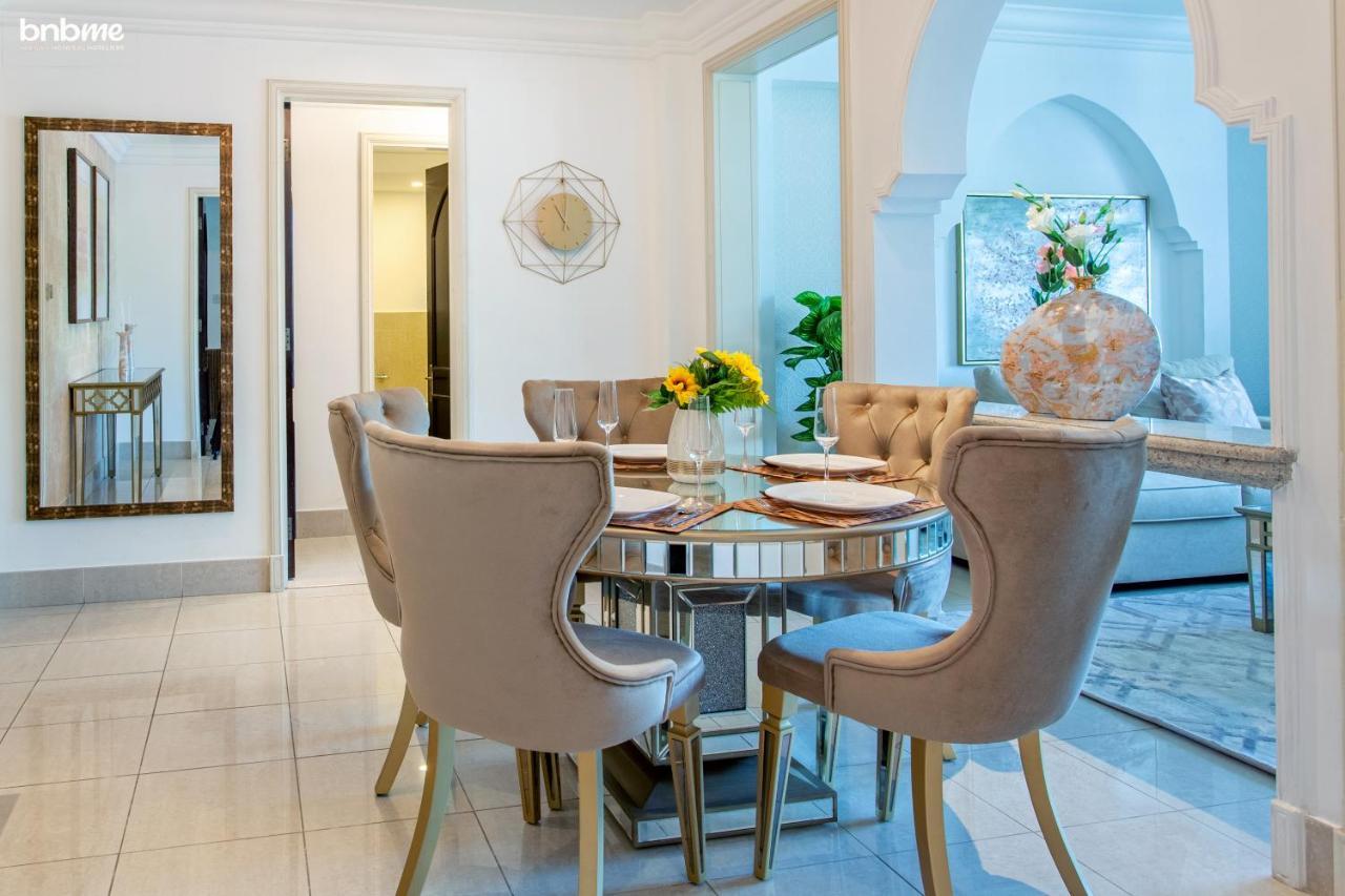 Bnbmehomes - Traditional Meets Modern In Downtown - 5041 Дубай Экстерьер фото